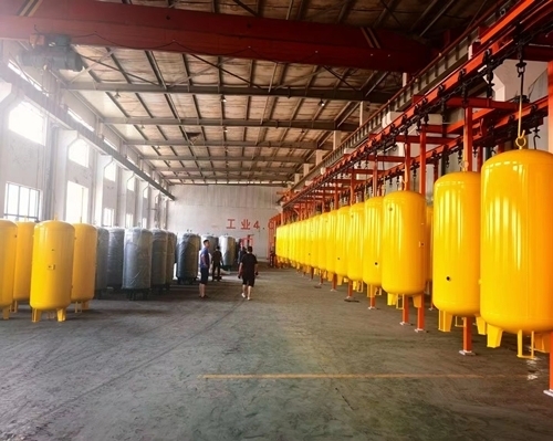 百年申江儲氣罐生產車間